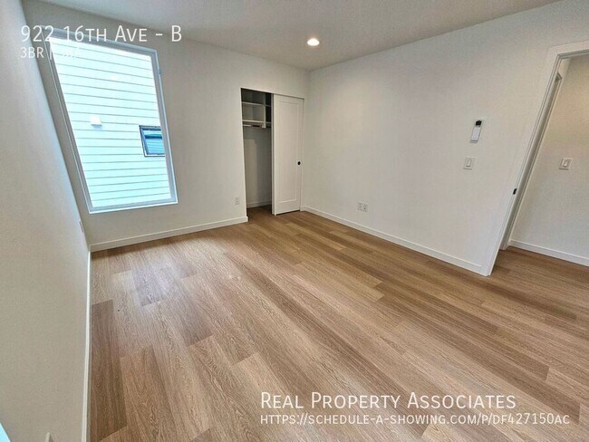 Building Photo - 922 16th Ave