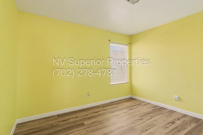 Building Photo - NW!! 4 Bedrooms!!! All Tile and Pergo flooring T/O!! NO Carpet!!! Low Maintenance Desert landscap...