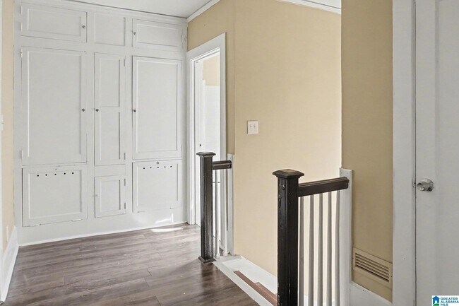 Building Photo - 1811 Fairfax Ave