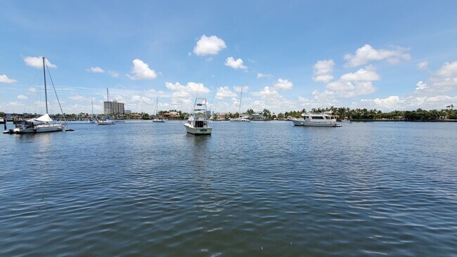 Building Photo - 1 Bedroom Condo for rent Las Olas Overlooking Intercostal Waterway 1 bedroom/1 bath