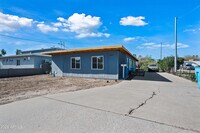 Building Photo - 4326 N 13th Pl