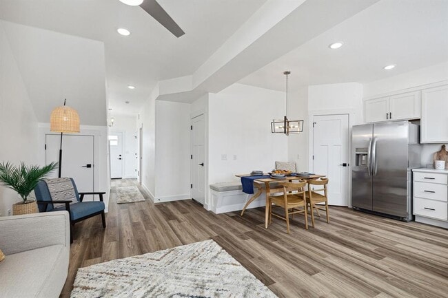 Building Photo - 445 Skeels Ave