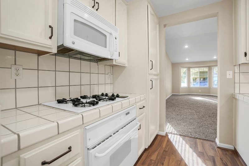 Building Photo - 209 Grapewood Ct