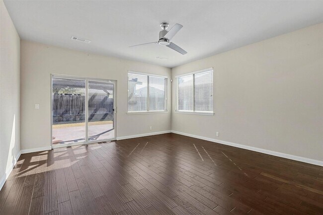 Building Photo - 4082 Serene Dr