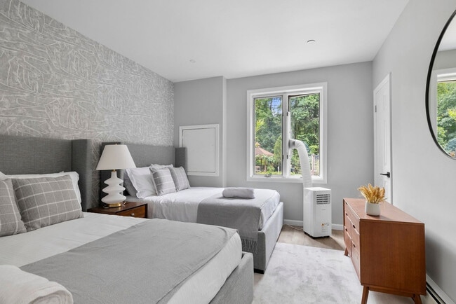 Building Photo - 2A Cherry Ln