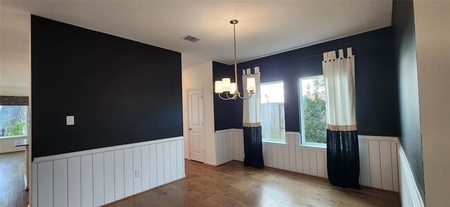 Building Photo - 201 Water Grass Trl