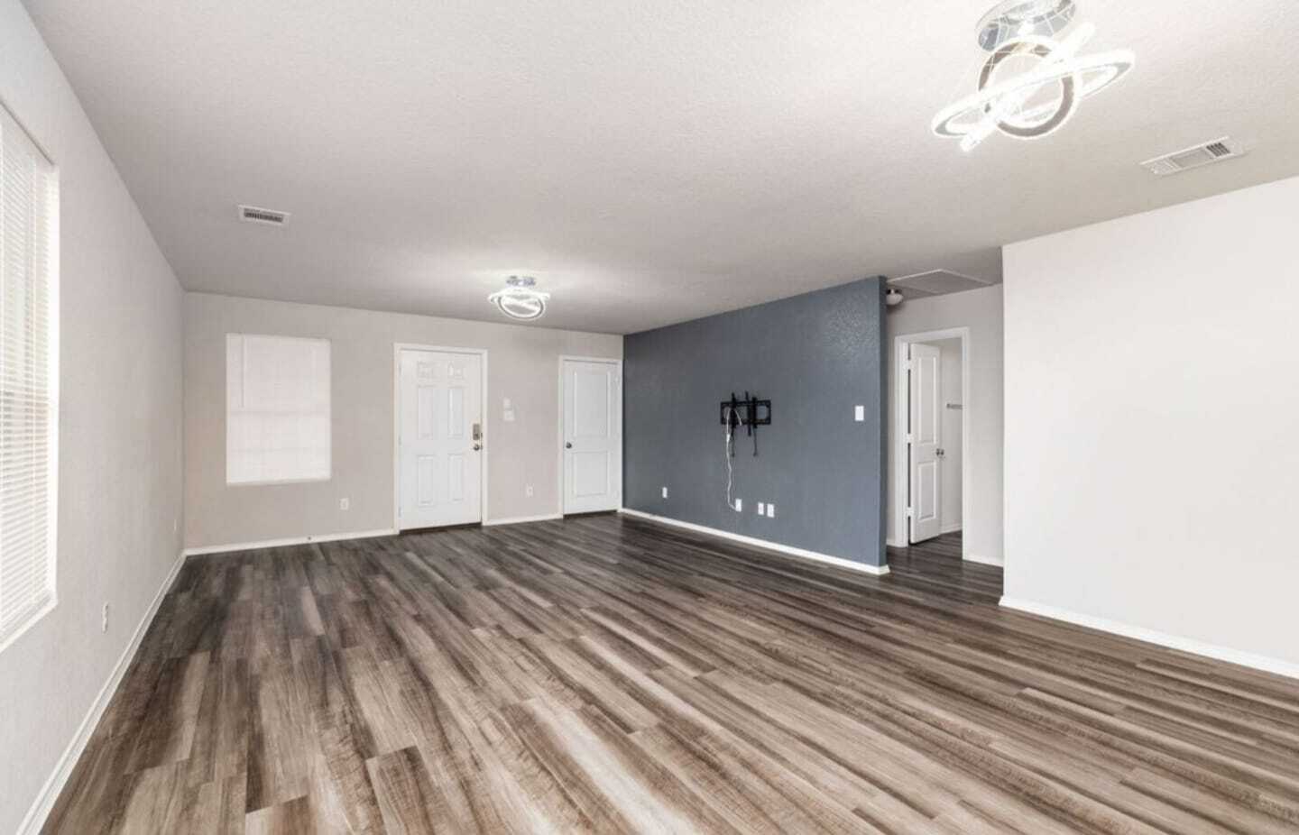 Building Photo - 5910 Lady Ln