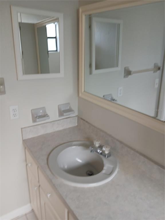 Building Photo - 8027 Buttonball Ln