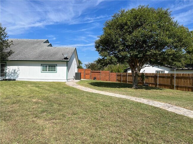 Building Photo - 515 Bonita Vista Dr