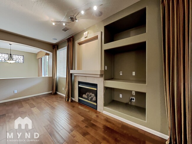 Building Photo - 231 W Flamingo Dr