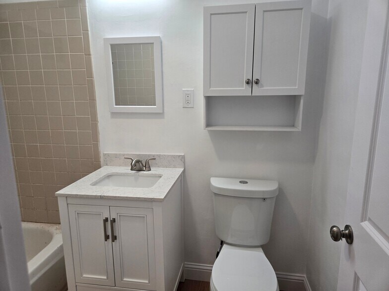 Building Photo - 1514 2nd Ave