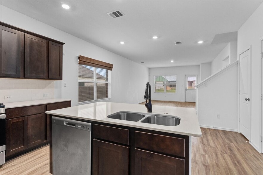 Building Photo - 102 Coyote Mountain Cv