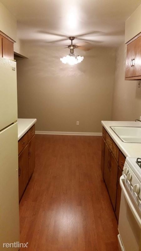 Primary Photo - 1 br, 1 bath Apartment - 422 Estberg Avenue