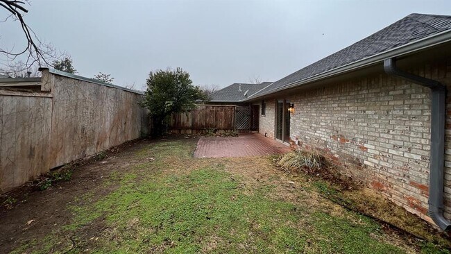 Building Photo - 12510 Maple Ridge Rd