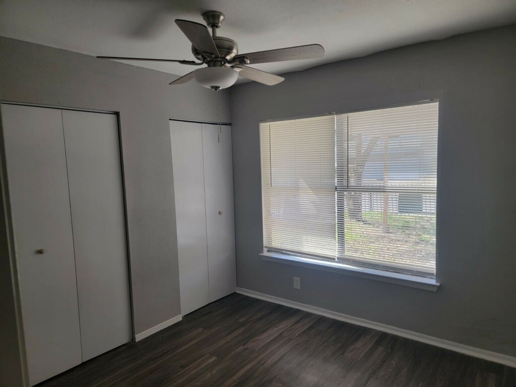 Nice sized 2nd bedroom with ceiling fan and window blinds - 4122 Alaskian Sunrise