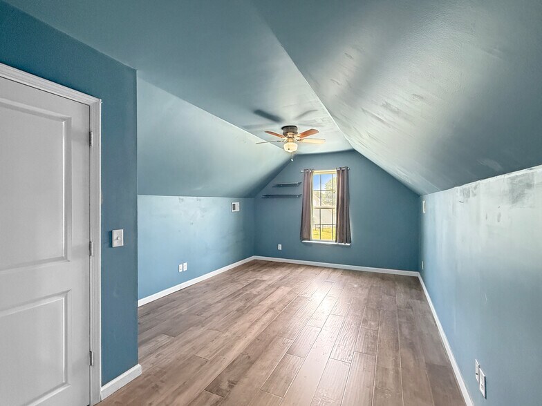 Building Photo - 11 Sand Live Oak Dr