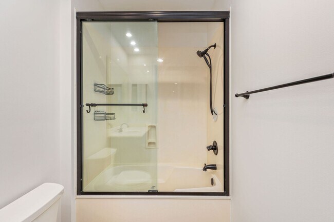 Building Photo - Swift Creek Preserve 5 Bedroom Beauty!