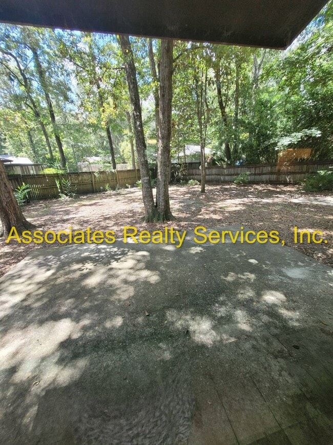 Building Photo - MOVE IN SPEACIAL! Cute Home In Deer Run, 3...