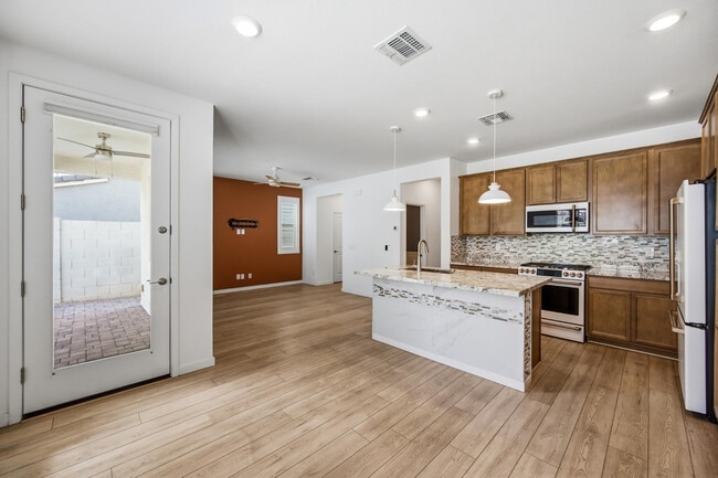 Building Photo - 4834 S Ferric