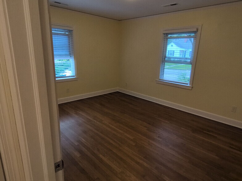Building Photo - 1403 Cardinal Pl