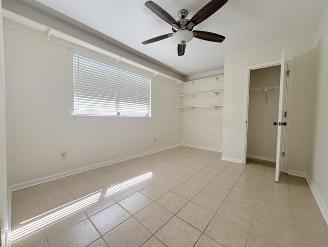 Building Photo - 164 SE Villas Ct