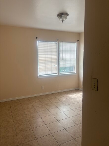 Building Photo - 215 Adkins Dr