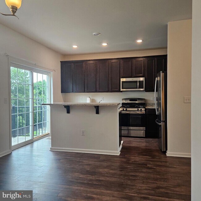 Building Photo - 76 Kramer Ct