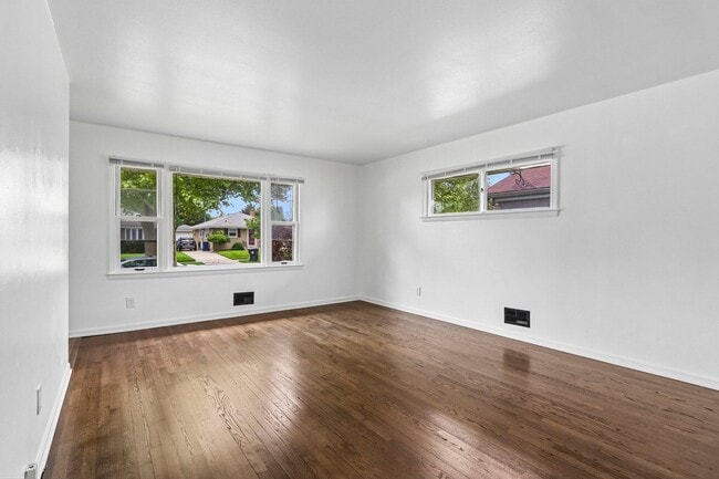 Building Photo - 2223 Grove Ave