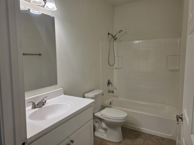 Building Photo - 4/2/2-With waterview!