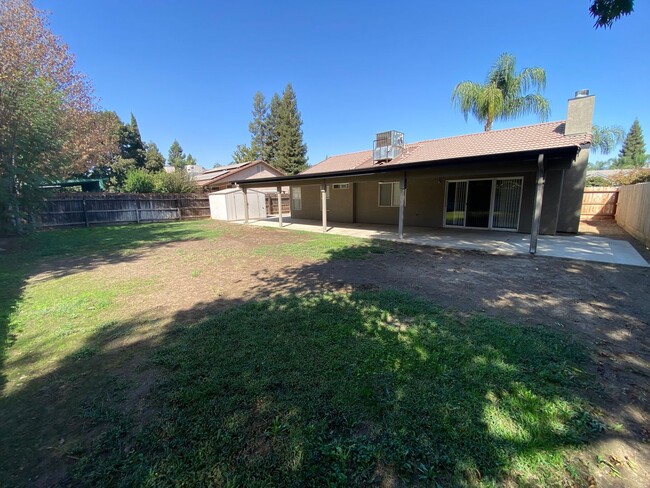 Building Photo - Cozy NW Visalia Home Rent Ready!