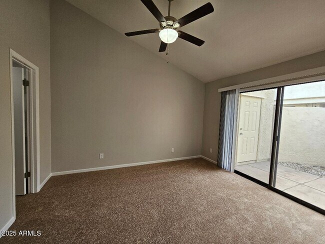 Building Photo - 810 E Morningside Dr