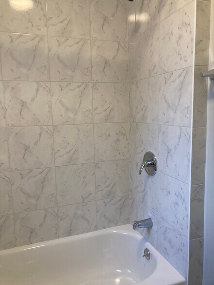 Building Photo - 372 Hazel Ave