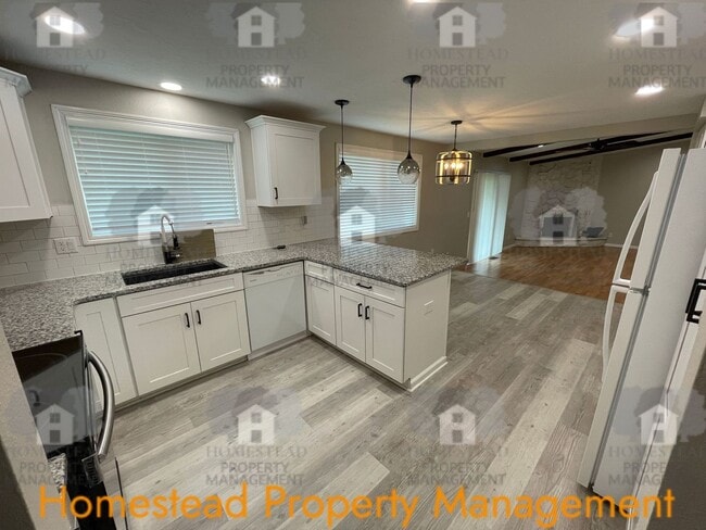 Building Photo - OUTSTANDING KEIZER LOCATION!