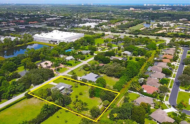 Building Photo - 1900 Curling Ave