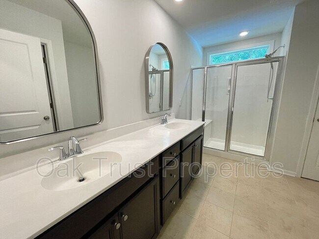 Building Photo - 156 Blackwater Way