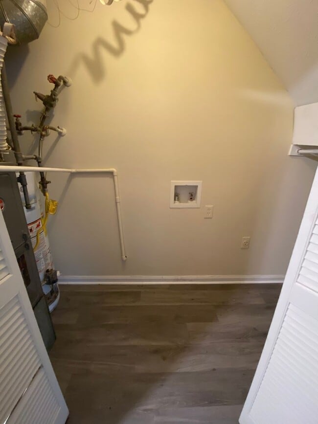 Building Photo - 2 Bedroom 2.5 Bath Townhome in Austell