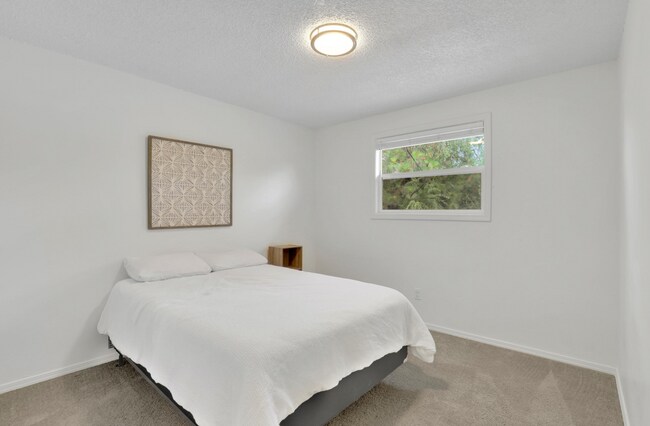 Building Photo - Charming Unfurnished Spokane Home with Large Shop in a Prime Northwest - Unfurnished