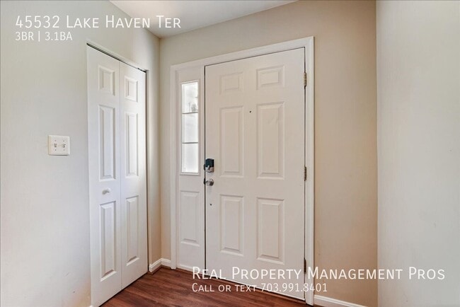 Building Photo - 45532 Lake Haven Terrace