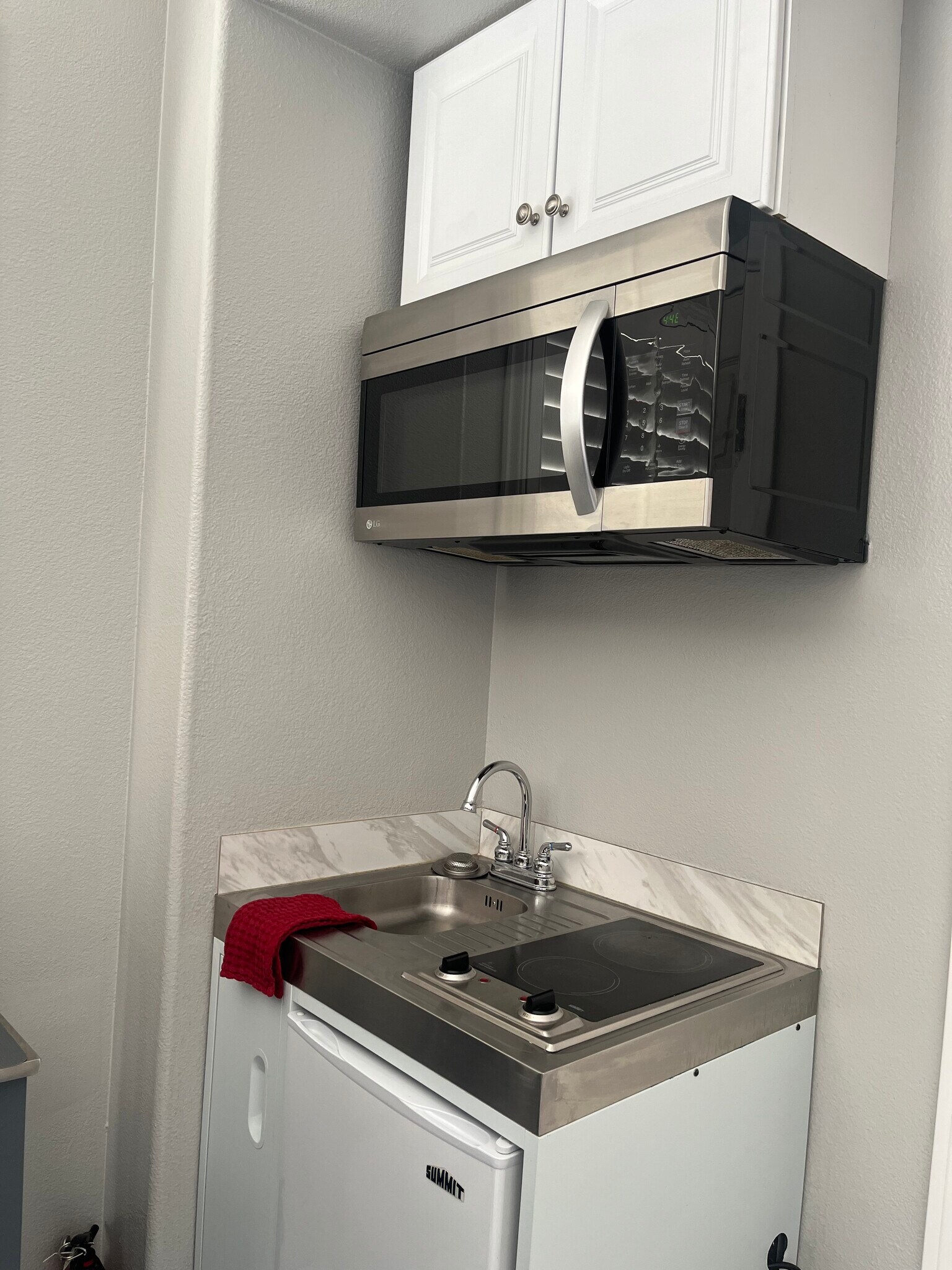 Building Photo - 8418 Lourenco Ln