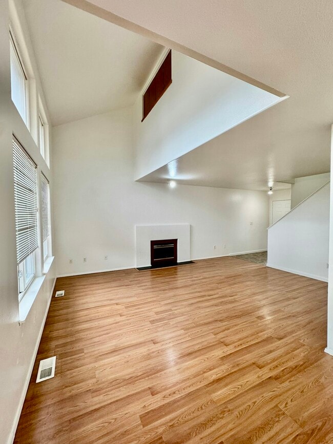 Building Photo - 9 76th St SE