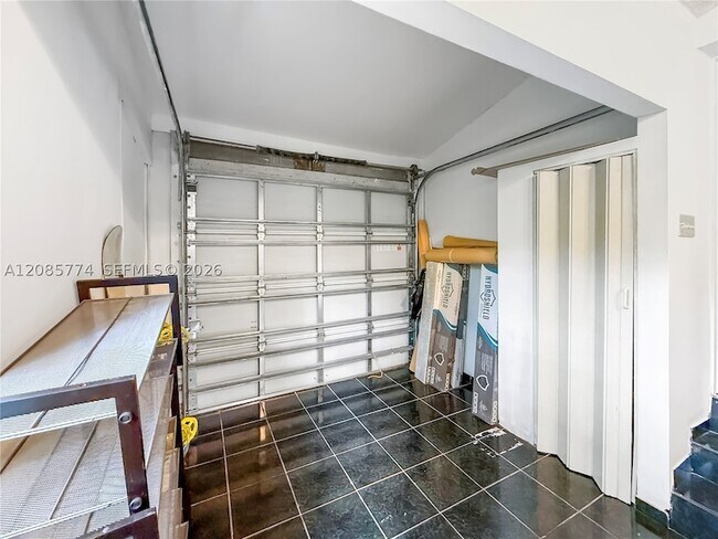 Building Photo - 3128 Coconut Grove Dr