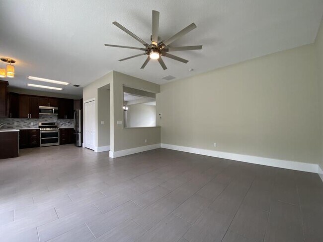 Building Photo - 4115 Andover Cay Blvd
