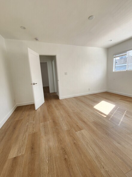 Building Photo - 2336 34th St