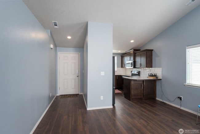 Building Photo - Never been rented before new home in Mae Valley, 3 bed 2 bath house