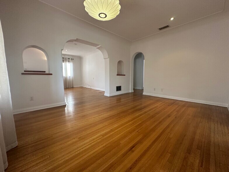 Dining room - 1160 S Crescent Heights Blvd
