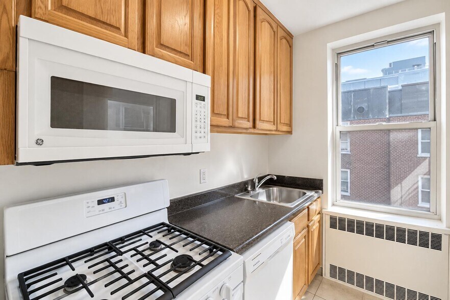 Building Photo - 500 Kappock St