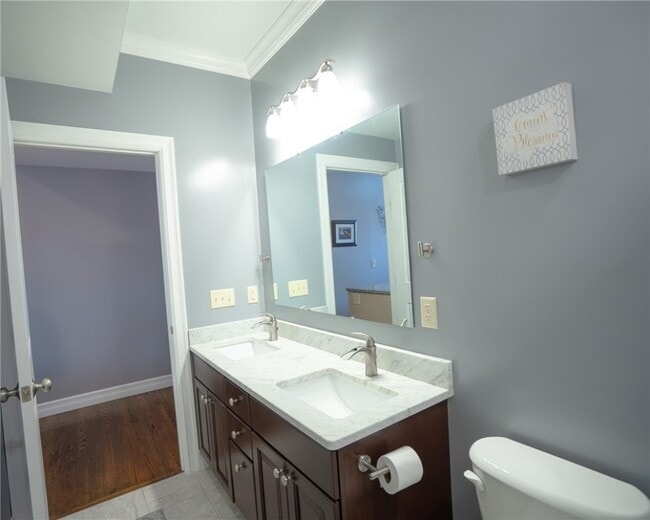 Building Photo - 90 E Market St