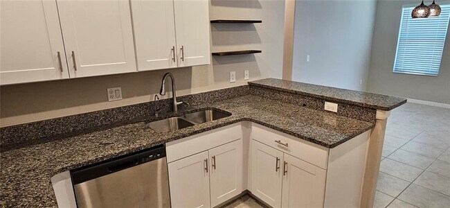 Building Photo - 13475 Crest Lake Dr