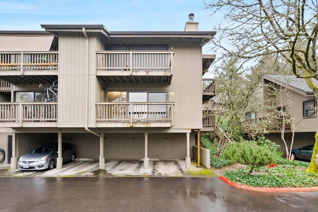 Building Photo - Spacious 1-bdrm/1-bath condo. Move-in special, balcony, fireplace, hot tub, & pool