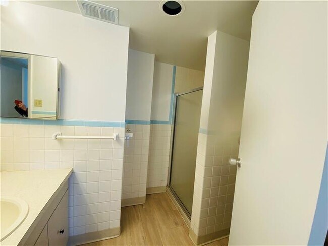 Building Photo - 53 Academy Ave